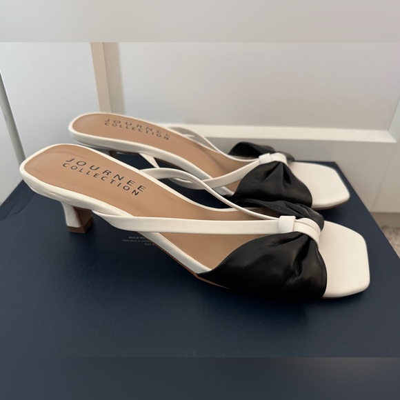 NEW Journee Collection Size 8 Starling Kitten Heel Open Toe, White W/ Black Bow - Picture 1 of 5